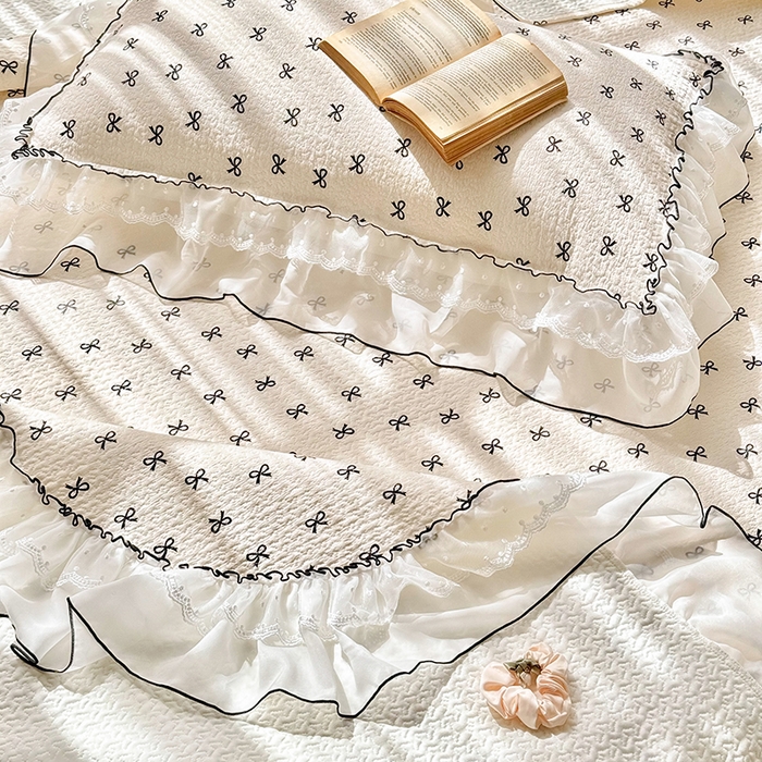 91家纺网 家纺一手货源 找家纺 金喜 2025新款韩版木棉印花小清新床盖双层蕾丝边夹棉床盖-小清新系列 蝴蝶梦