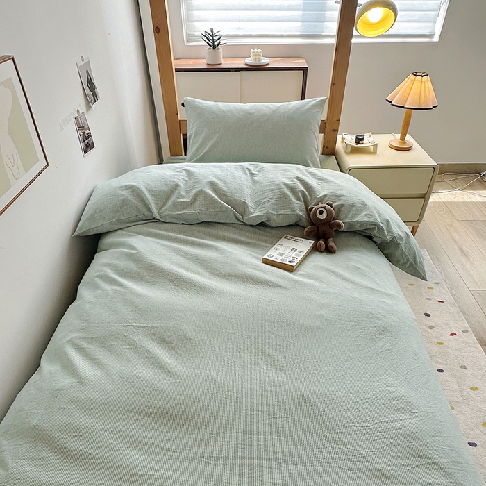 91家纺网 家纺一手货源 找家纺 水洗的故事 2025新款A类色织水洗棉学生三件套 绿细密条-