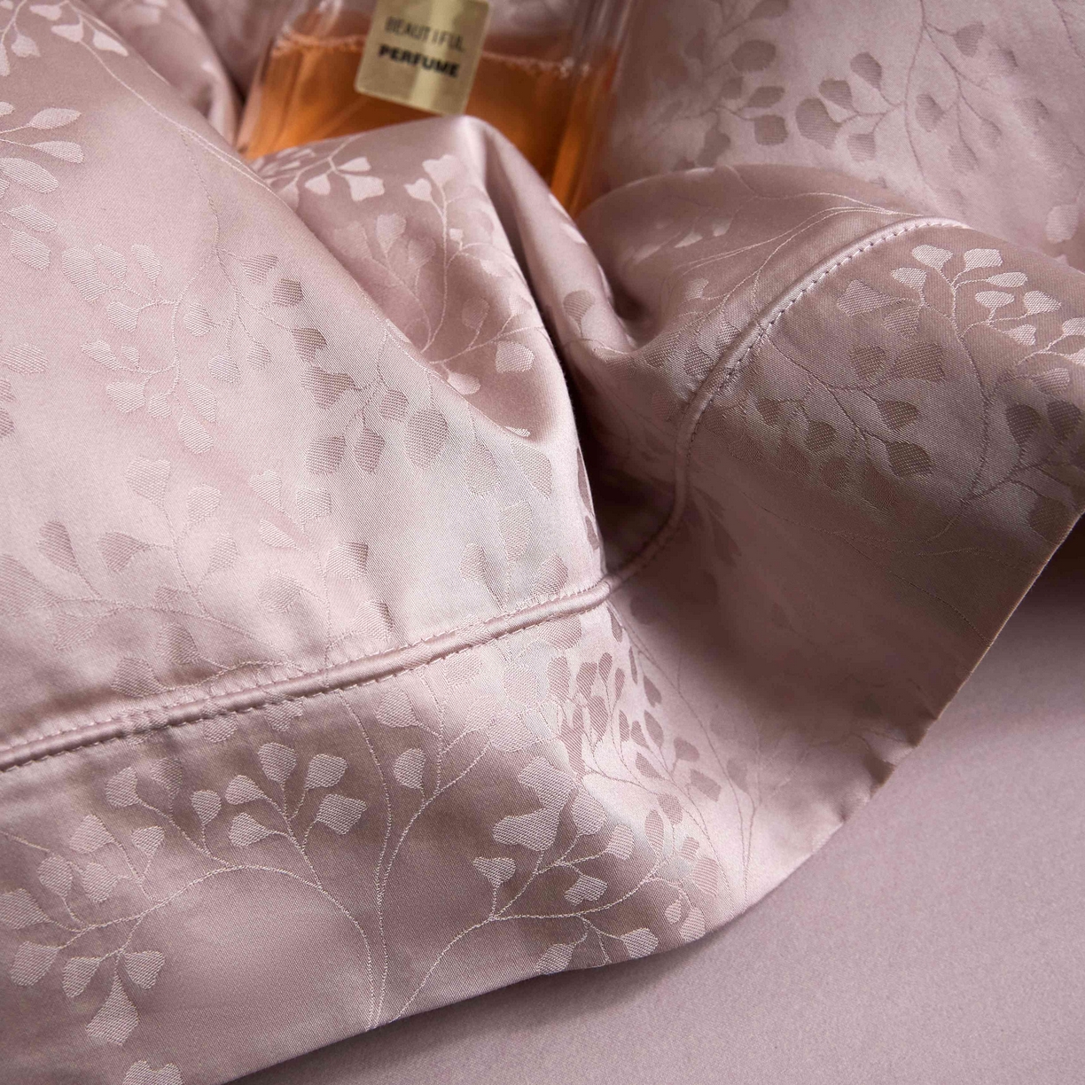 91家纺网 家纺一手货源 找家纺 榻尚家居 2025春夏新款长绒棉全棉纯棉贡缎提花手工立体埋绳工艺四件套 写意之美-芙蓉玉