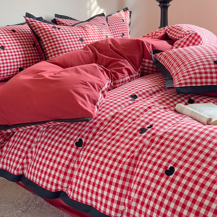 91家纺网 家纺一手货源 找家纺 优悦生活馆2025新款全棉纯棉水洗棉刺绣四件套 红格-爱心