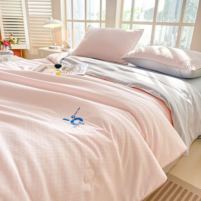 91家纺网 家纺一手货源 找家纺 芙绣 芙绣 2025新款七彩华夫格提花夏被四件套夏凉被空调被 浅粉+灰