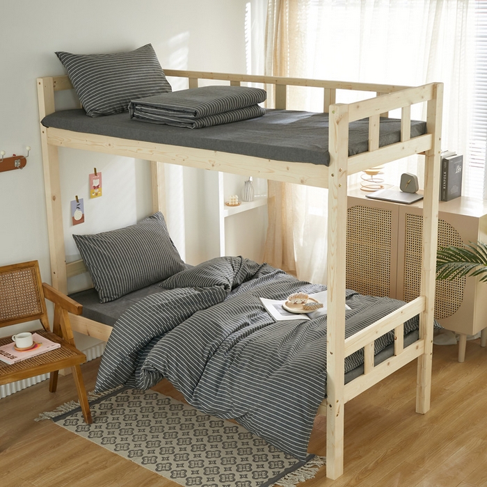 91家纺网 家纺一手货源 找家纺 水洗的故事 2025新款开学季色织水洗棉学生宿舍三件套 灰细条