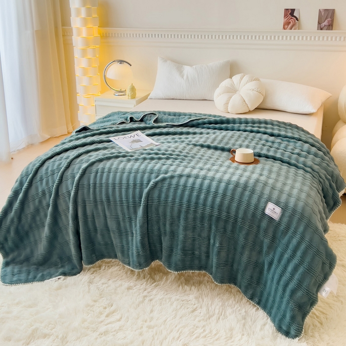 91家纺网 家纺一手货源 找家纺 宜家坊 2025新款高克重双面绒毛卡兔绒多功能毛毯 墨彩绿