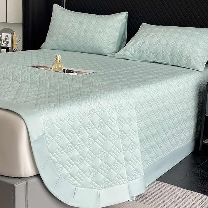 91家纺网 家纺一手货源 找家纺 2025轻奢风A类长绒棉夹棉床盖床笠三件套纯色绗绣四季高级感纯色全棉纯棉床上用品 茶绿