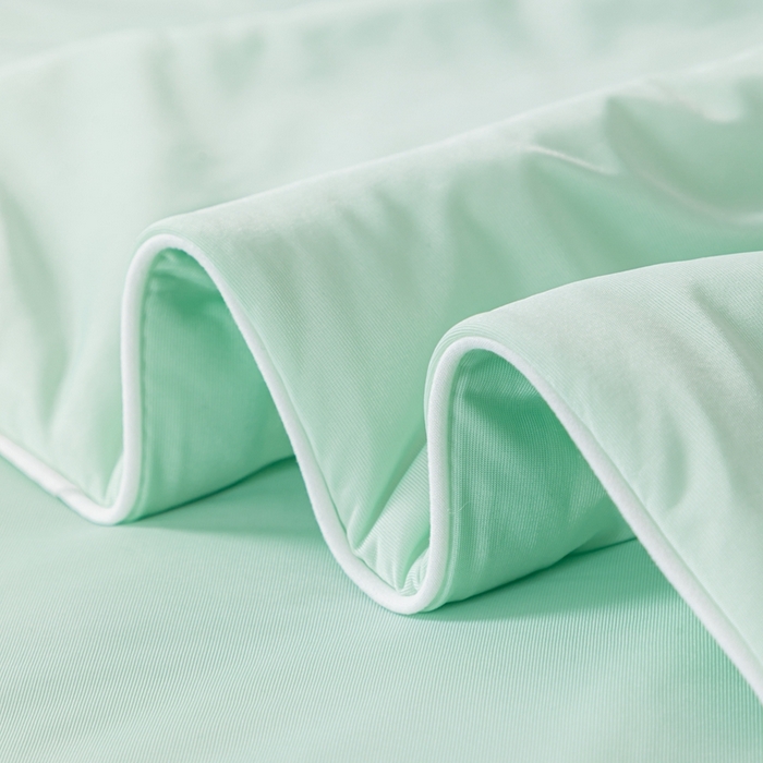 91家纺网 家纺一手货源 找家纺 鑫贝阳 2025春夏新款纯色双拼A类凉感丝夏凉被 薄荷绿