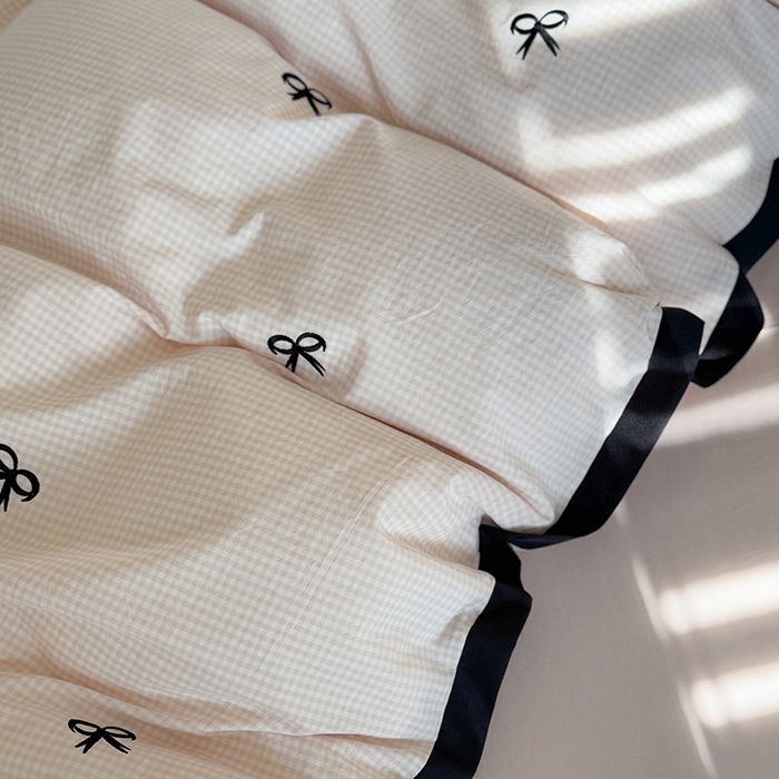 91家纺网 家纺一手货源 找家纺 优悦生活馆2025新款全棉纯棉水洗棉刺绣四件套 粉小格-蝴蝶结