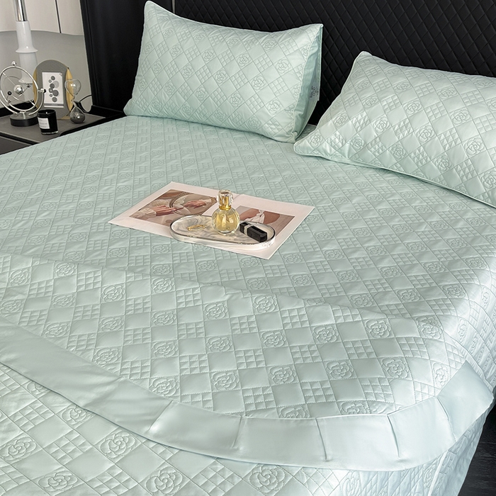 91家纺网 家纺一手货源 找家纺 2025轻奢风A类长绒棉夹棉床盖床笠三件套纯色绗绣四季高级感纯色全棉纯棉床上用品 茶绿