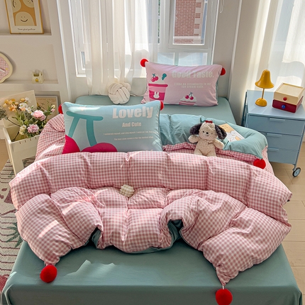 91家纺网 家纺一手货源 找家纺 2025新款云感针织混搭毛球款四件套 甜品派对