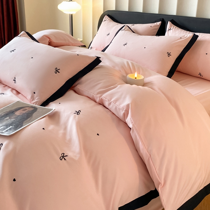 91家纺网 家纺一手货源 找家纺 米彩家纺 2025新款水洗磨毛四件套-蝴蝶结爱心系列 蝴蝶结粉玉