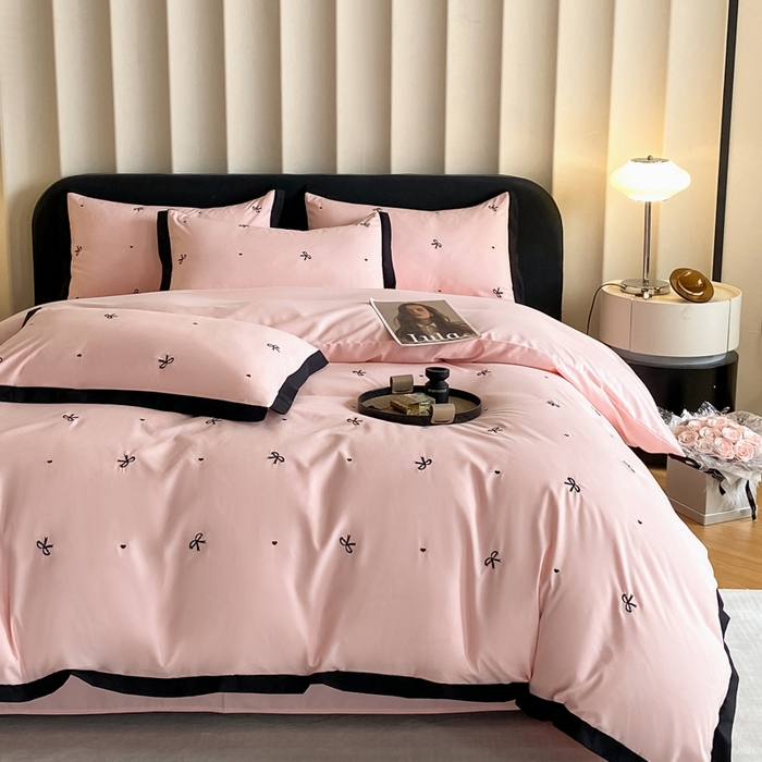 91家纺网 家纺一手货源 找家纺 米彩家纺 2025新款水洗磨毛四件套-蝴蝶结爱心系列 蝴蝶结粉玉