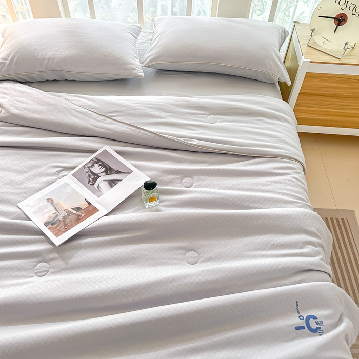 91家纺网 家纺一手货源 找家纺 芙绣 芙绣 2025新款七彩华夫格提花夏被四件套夏凉被空调被 银灰+灰