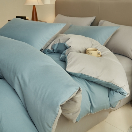 91家纺网 家纺一手货源 找家纺 寐绸家纺 2025新款纯棉水洗棉双拼单被套（影棚暗光） 安然蓝+毛毯灰