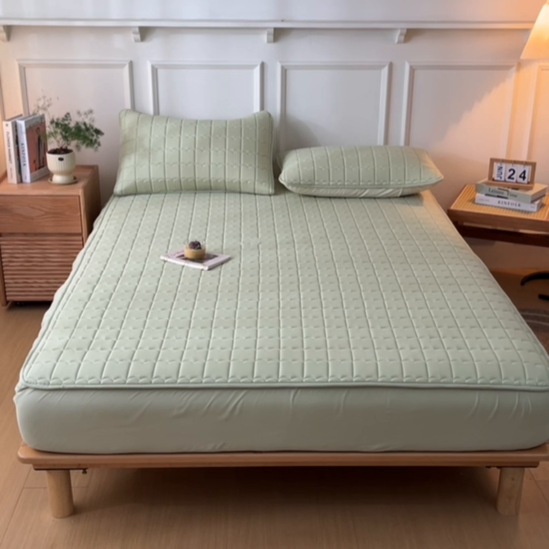 91家纺网 家纺一手货源 找家纺 摩妮卡 2025新款亲肤A类防水夹棉床笠 森林绿