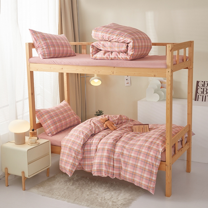 91家纺网 家纺一手货源 找家纺 水洗的故事 2025新款开学季色织水洗棉学生宿舍三件套 欧比亚粉