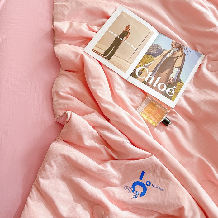 91家纺网 家纺一手货源 找家纺 芙绣 芙绣 2025新款七彩华夫格提花夏被四件套夏凉被空调被 浅玉+粉