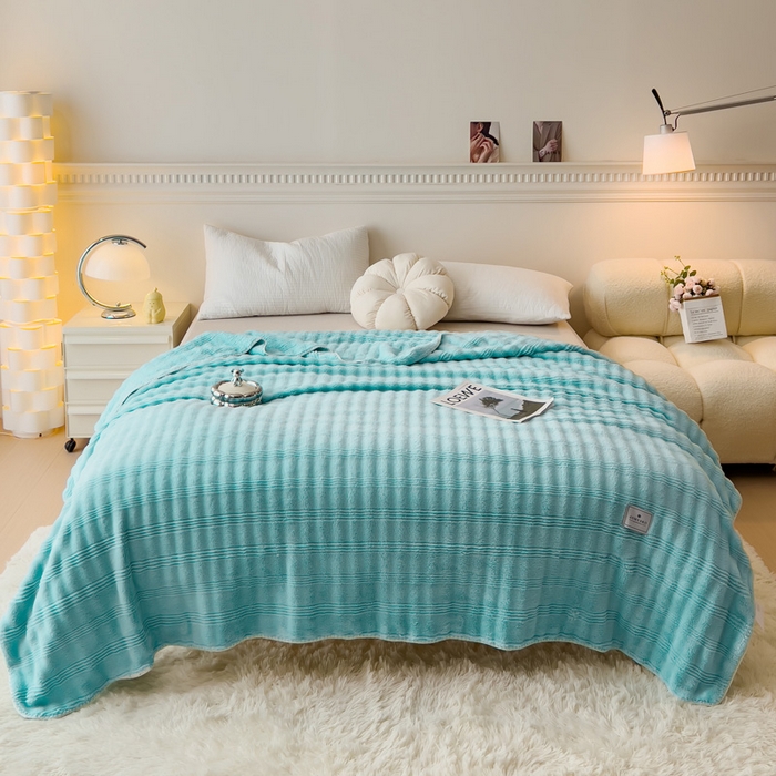 91家纺网 家纺一手货源 找家纺 宜家坊 2025新款高克重双面绒毛卡兔绒多功能毛毯 天空蓝