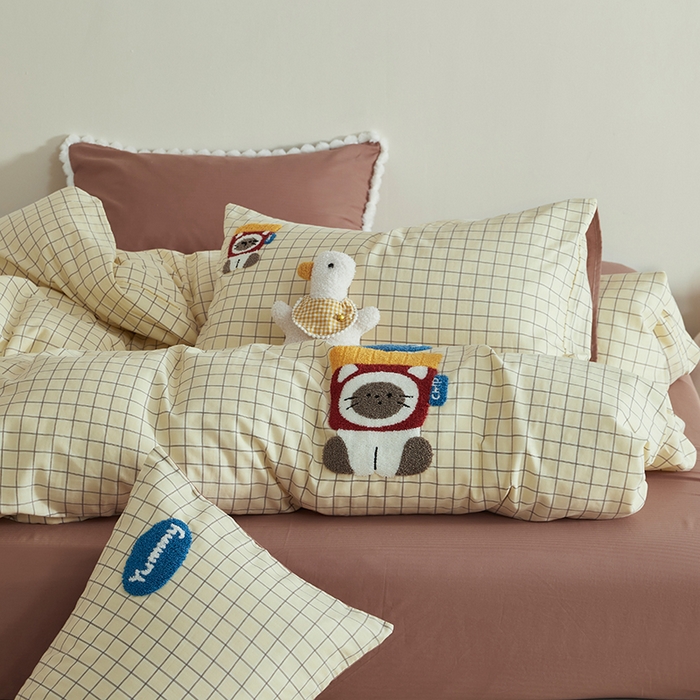 91家纺网 家纺一手货源 找家纺 怡家居 2025新款全棉双层纱可爱卡通毛巾绣四件套 薯条仔