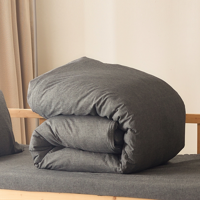 91家纺网 家纺一手货源 找家纺 水洗的故事 2025新款开学季色织水洗棉学生宿舍三件套 深灰素色