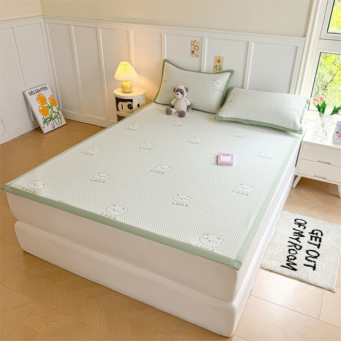 91家纺网 家纺一手货源 找家纺 喜居 2025新款LUCK小冰熊冰豆豆凉席 LUCK小冰熊-绿