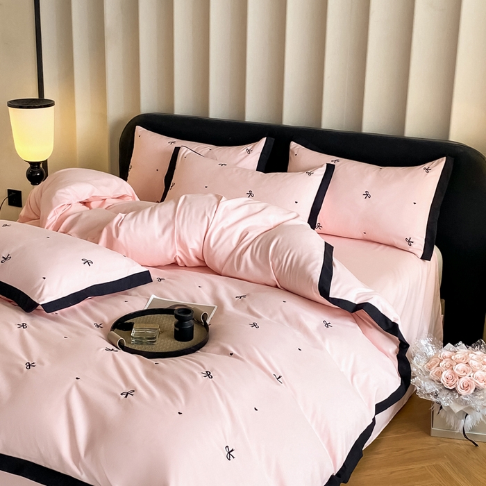 91家纺网 家纺一手货源 找家纺 米彩家纺 2025新款水洗磨毛四件套-蝴蝶结爱心系列 蝴蝶结粉玉