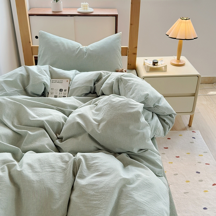 91家纺网 家纺一手货源 找家纺 水洗的故事 2025新款A类色织水洗棉学生三件套 绿细密条-