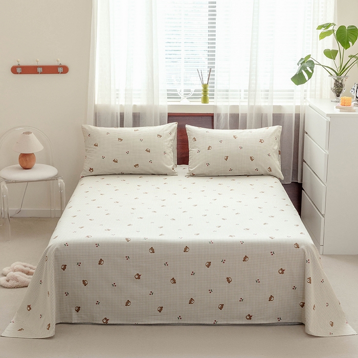 91家纺网 家纺一手货源 找家纺 绫韵 2025春夏新款ins清新卡通碎花全棉13372精梳纯棉单床单系列 小熊派