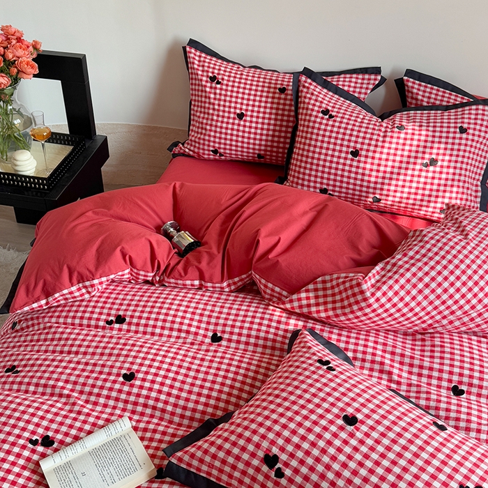 91家纺网 家纺一手货源 找家纺 优悦生活馆2025新款全棉纯棉水洗棉刺绣四件套 红格-爱心