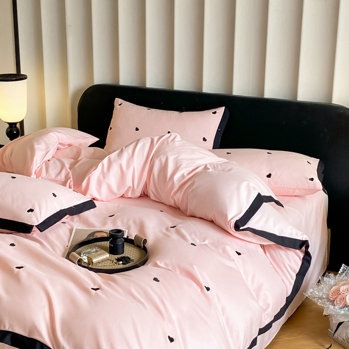 91家纺网 家纺一手货源 找家纺 米彩家纺 2025新款水洗磨毛四件套-蝴蝶结爱心系列 爱心粉玉