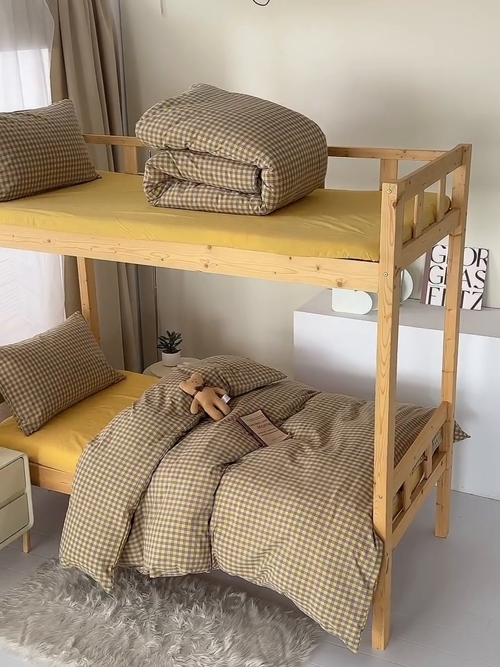 91家纺网 家纺一手货源 找家纺 水洗的故事 2025新款开学季色织水洗棉学生宿舍三件套 紫黄小格