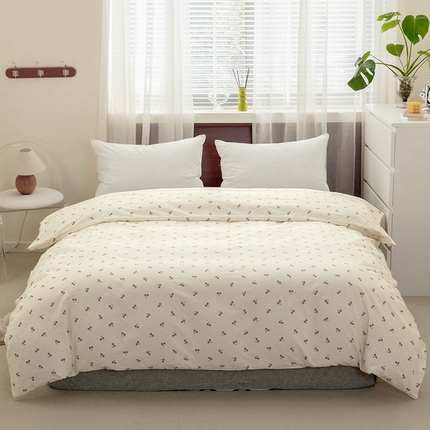 91家纺网 家纺一手货源 找家纺 绫韵2025春夏新款ins清新卡通碎花全棉13372精梳纯棉单被套系列 迎夏