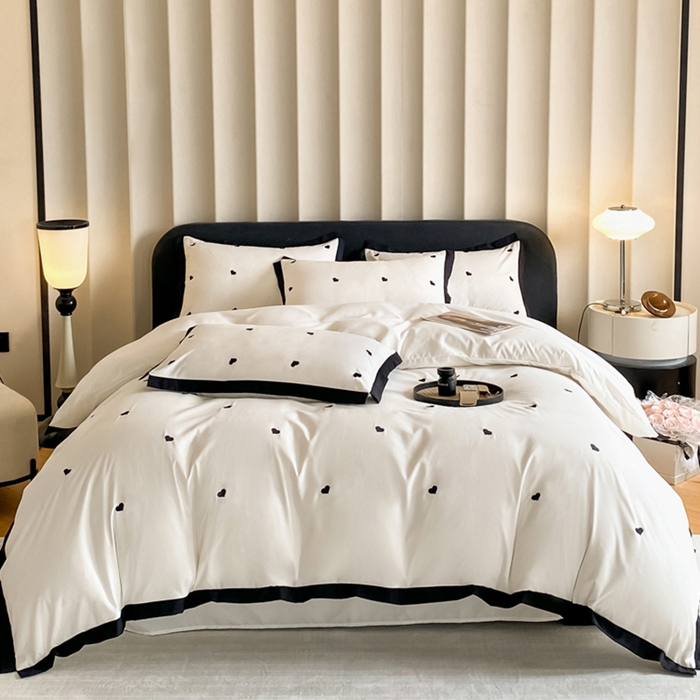 91家纺网 家纺一手货源 找家纺 米彩家纺 2025新款水洗磨毛四件套-蝴蝶结爱心系列 爱心奶昔白