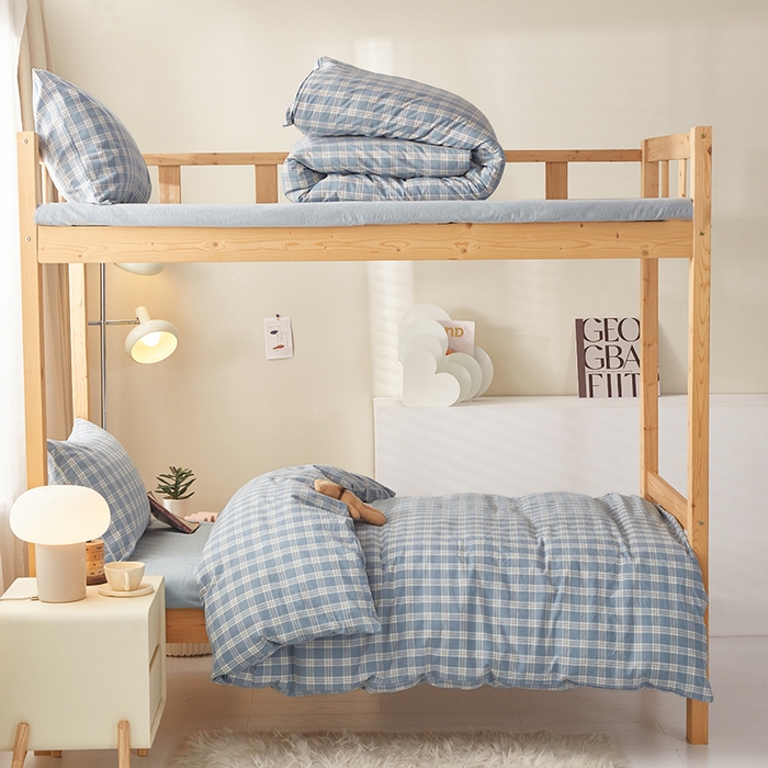 91家纺网 家纺一手货源 找家纺 水洗的故事 2025新款开学季色织水洗棉学生宿舍三件套 麦田兰