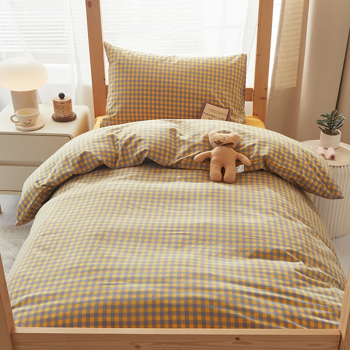 91家纺网 家纺一手货源 找家纺 水洗的故事 2025新款开学季色织水洗棉学生宿舍三件套 紫黄小格