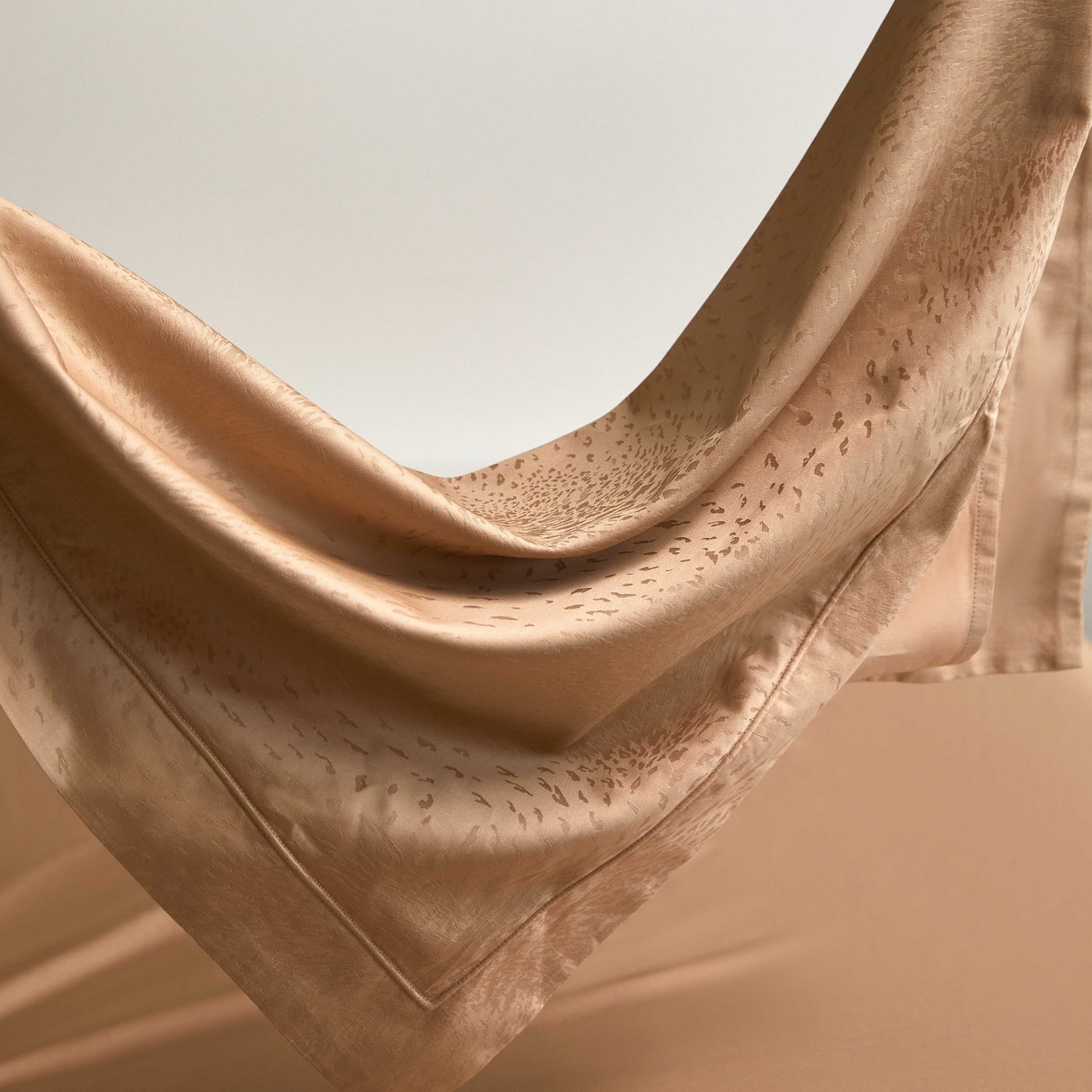 91家纺网 家纺一手货源 找家纺 榻尚家居 2025春夏新款长绒棉全棉纯棉贡缎提花手工立体埋绳工艺四件套 星耀（香槟色）