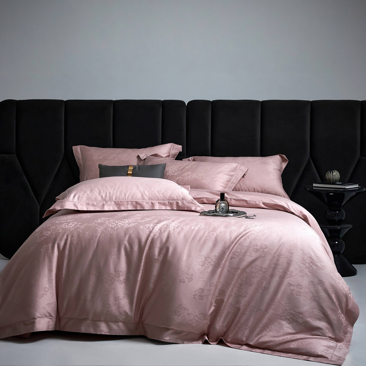 91家纺网 家纺一手货源 找家纺 榻尚家居 2025春夏新款长绒棉全棉纯棉贡缎提花手工立体埋绳工艺四件套 花香风呤-浅豆沙