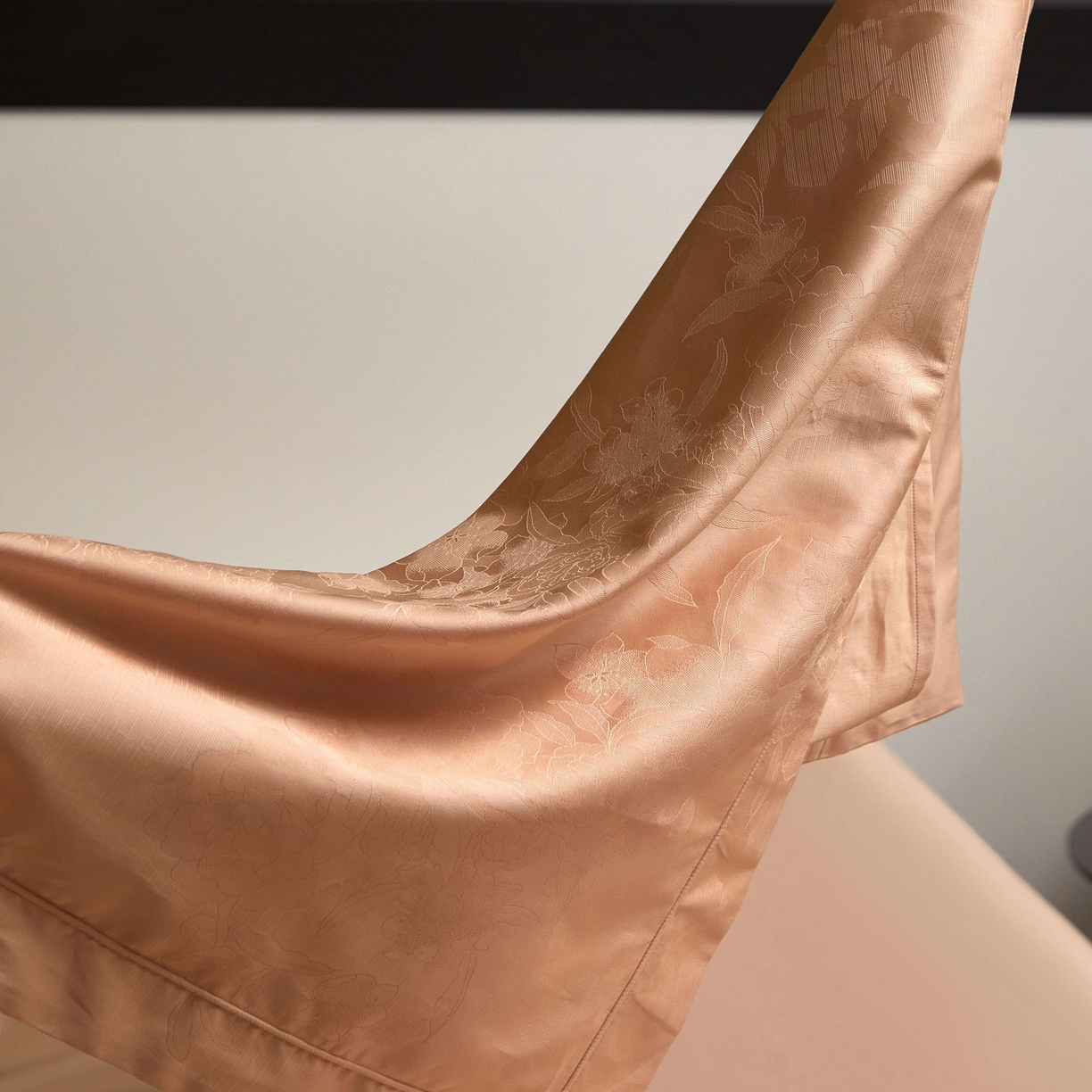 91家纺网 家纺一手货源 找家纺 榻尚家居 2025春夏新款长绒棉全棉纯棉贡缎提花手工立体埋绳工艺四件套 米菲娜（香槟色）