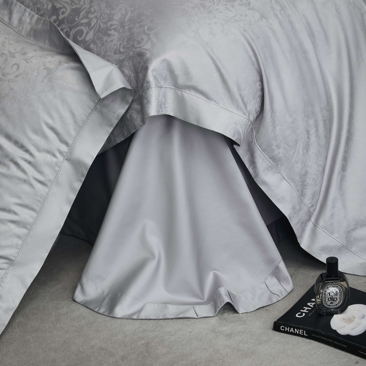 91家纺网 家纺一手货源 找家纺 榻尚家居 2025春夏新款长绒棉全棉纯棉贡缎提花手工立体埋绳工艺四件套 维卡（高级灰）