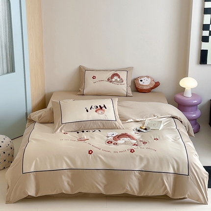 91家纺网 家纺一手货源 找家纺 （总）多乐娜  2025新款设计师工艺款100S全棉贡缎贴布绣长绒棉绣花宽边四件套