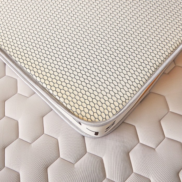 91家纺网 家纺一手货源 找家纺 薇梦蚊帐 2025新款牛奶丝乳胶床垫 三角格黑