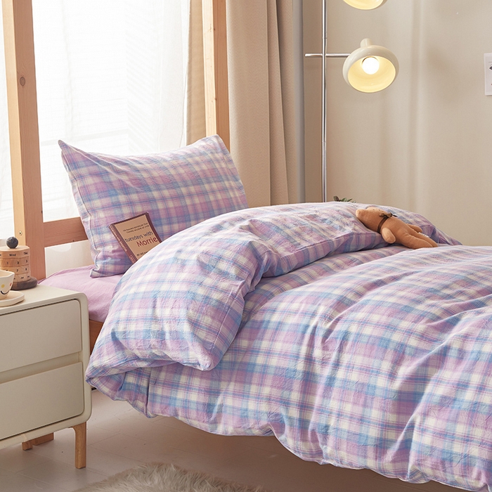 91家纺网 家纺一手货源 找家纺 水洗的故事 2025新款开学季色织水洗棉学生宿舍三件套 炫彩紫