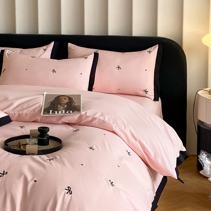 91家纺网 家纺一手货源 找家纺 米彩家纺 2025新款水洗磨毛四件套-蝴蝶结爱心系列 蝴蝶结粉玉