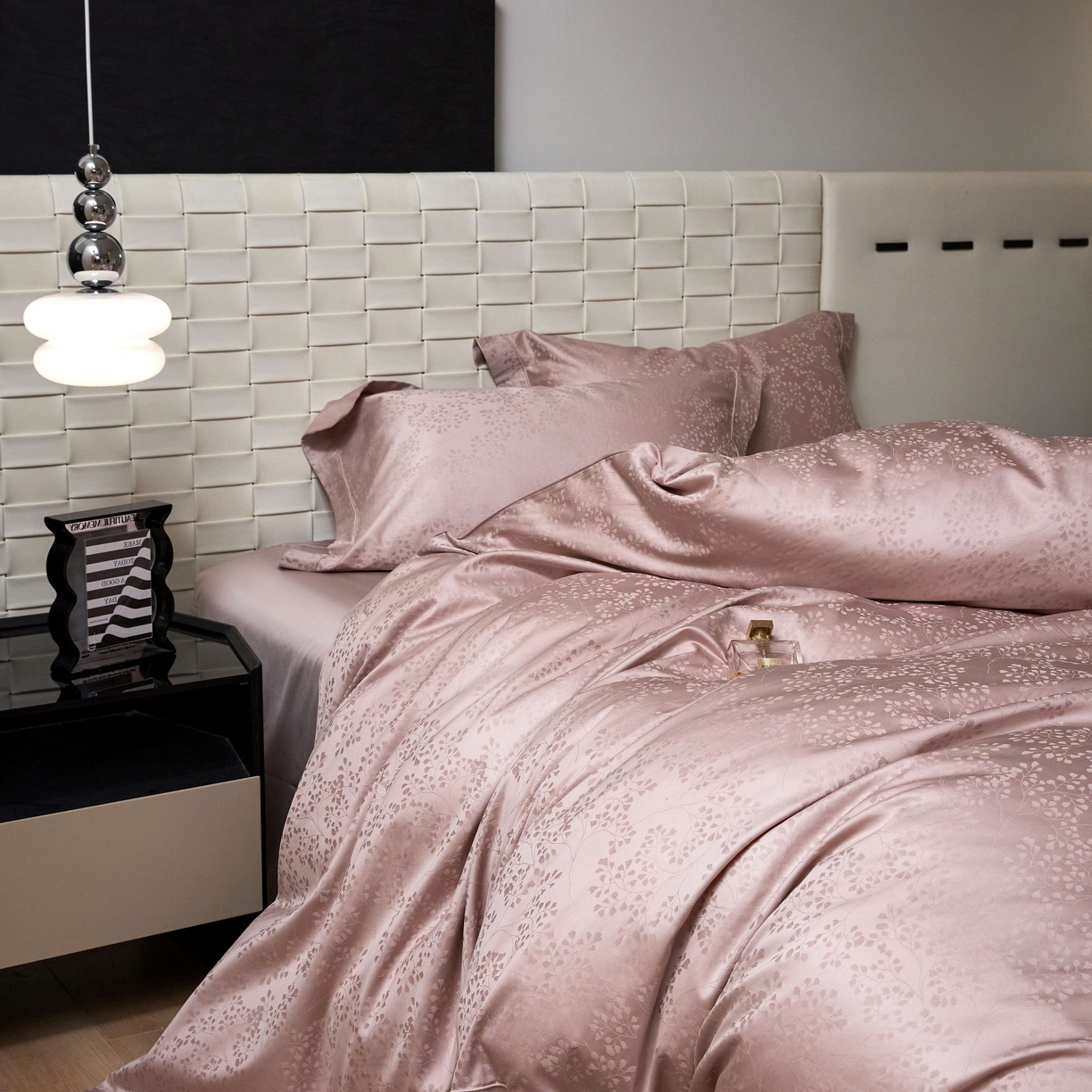 91家纺网 家纺一手货源 找家纺 榻尚家居 2025春夏新款长绒棉全棉纯棉贡缎提花手工立体埋绳工艺四件套 写意之美-芙蓉玉