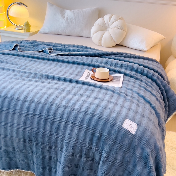 91家纺网 家纺一手货源 找家纺 宜家坊 2025新款高克重双面绒毛卡兔绒多功能毛毯 莫奈蓝