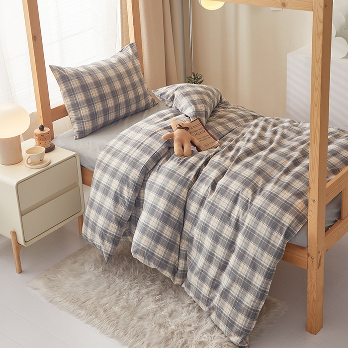 91家纺网 家纺一手货源 找家纺 水洗的故事 2025新款开学季色织水洗棉学生宿舍三件套 乔南灰