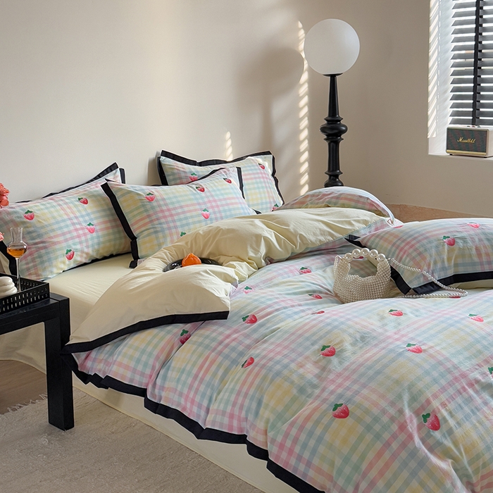 91家纺网 家纺一手货源 找家纺 优悦生活馆2025新款全棉纯棉水洗棉刺绣四件套 彩虹格-草莓