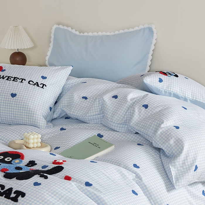 91家纺网 家纺一手货源 找家纺 怡家居 2025新款全棉双层纱可爱卡通毛巾绣四件套 耳机猫