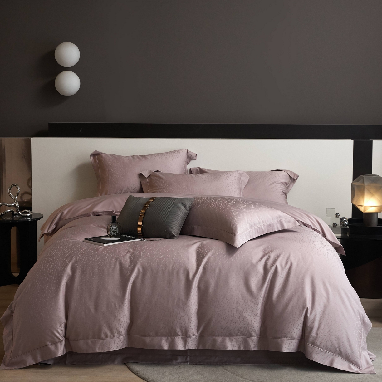 91家纺网 家纺一手货源 找家纺 榻尚家居 2025春夏新款长绒棉全棉纯棉贡缎提花手工立体埋绳工艺四件套 艾克亚（灰紫）