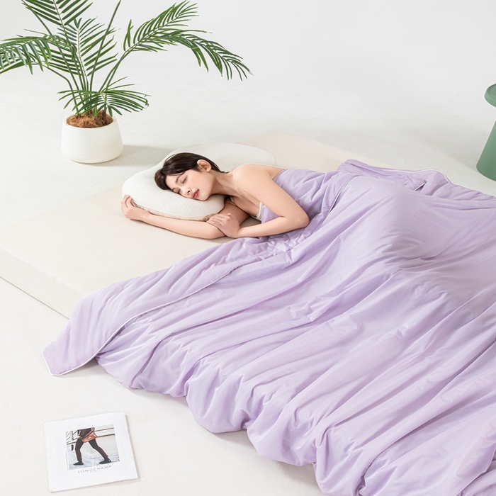 91家纺网 家纺一手货源 找家纺 鑫贝阳 2025春夏新款纯色双拼A类凉感丝夏凉被 梦幻紫