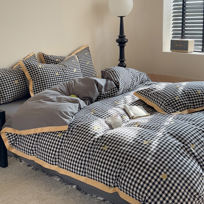 91家纺网 家纺一手货源 找家纺 优悦生活馆2025新款全棉纯棉水洗棉刺绣四件套 黑格-爱心