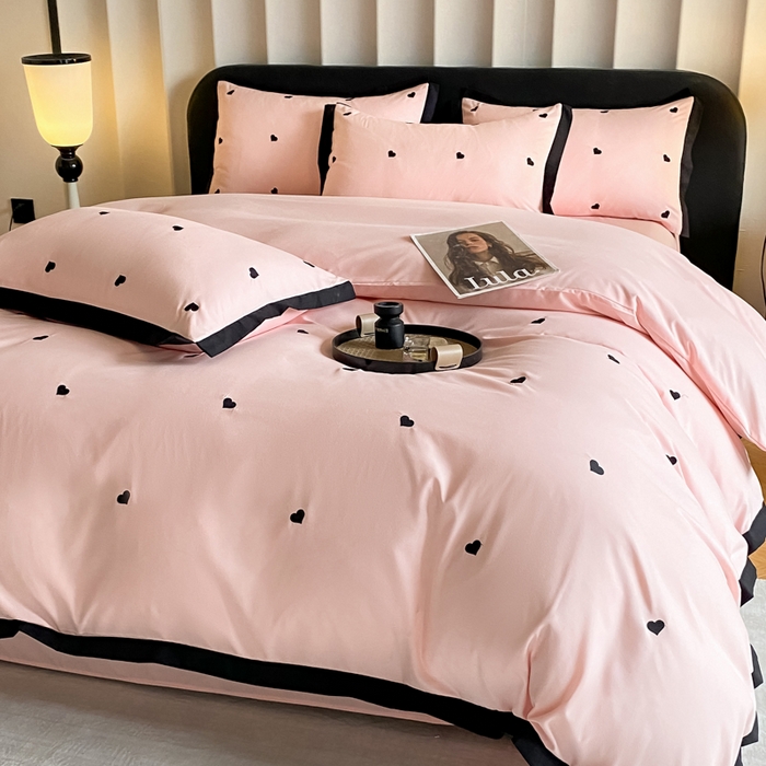 91家纺网 家纺一手货源 找家纺 米彩家纺 2025新款水洗磨毛四件套-蝴蝶结爱心系列 爱心粉玉